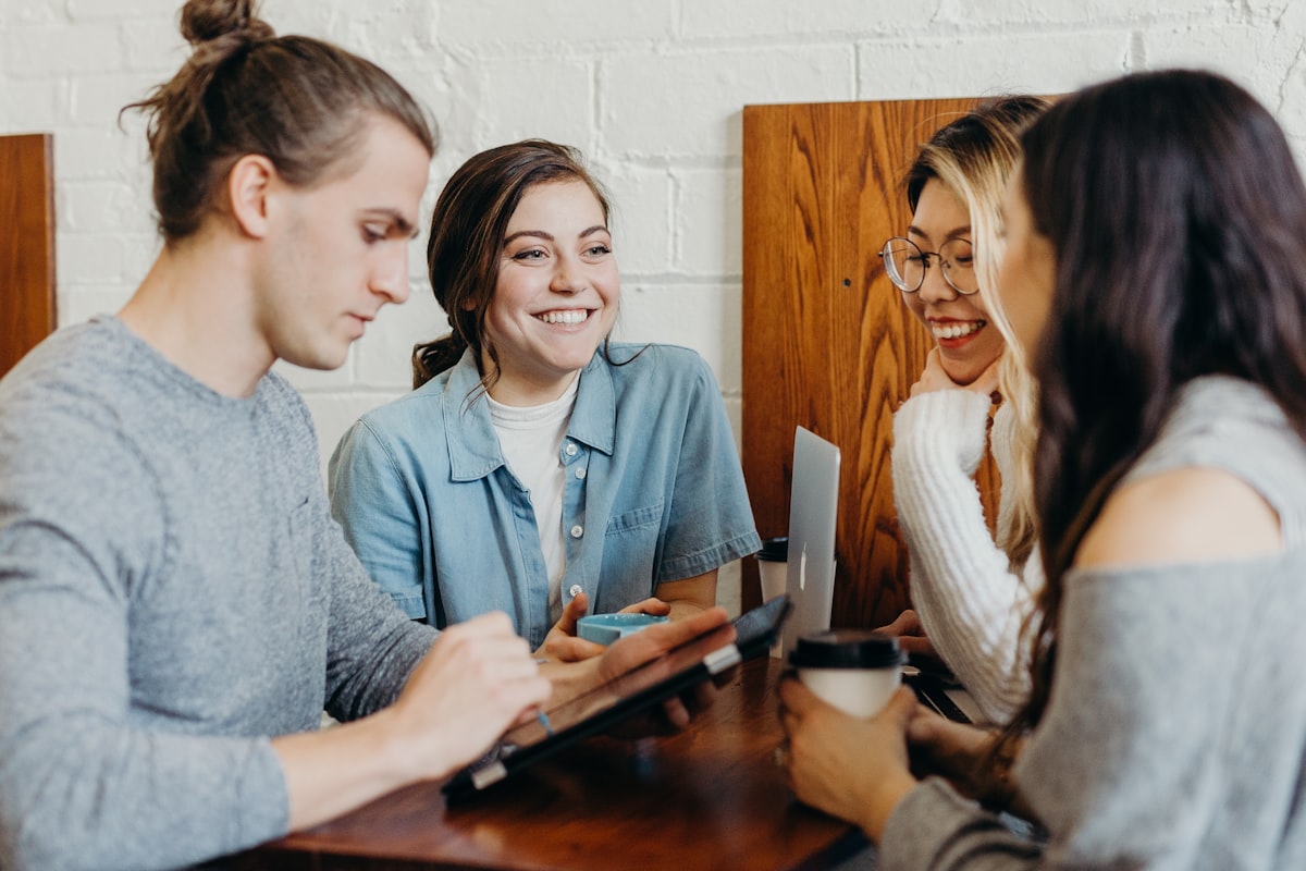 Make friends online